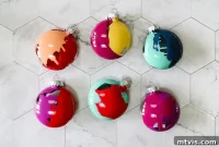Bright and Simple Homemade Christmas Decorations