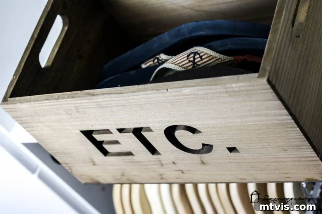 Transform your cramped closets into functional storage havens with these expert small closet organization tips. Learn how to declutter, maximize space, and utilize budget-friendly solutions for an organized home.