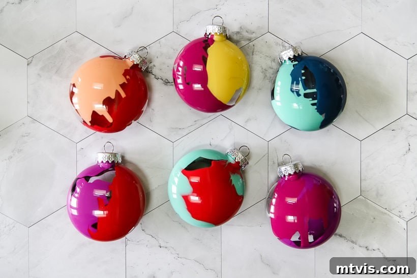 Bright and Simple Homemade Christmas Decorations 8 colorful DIY Christmas ornaments