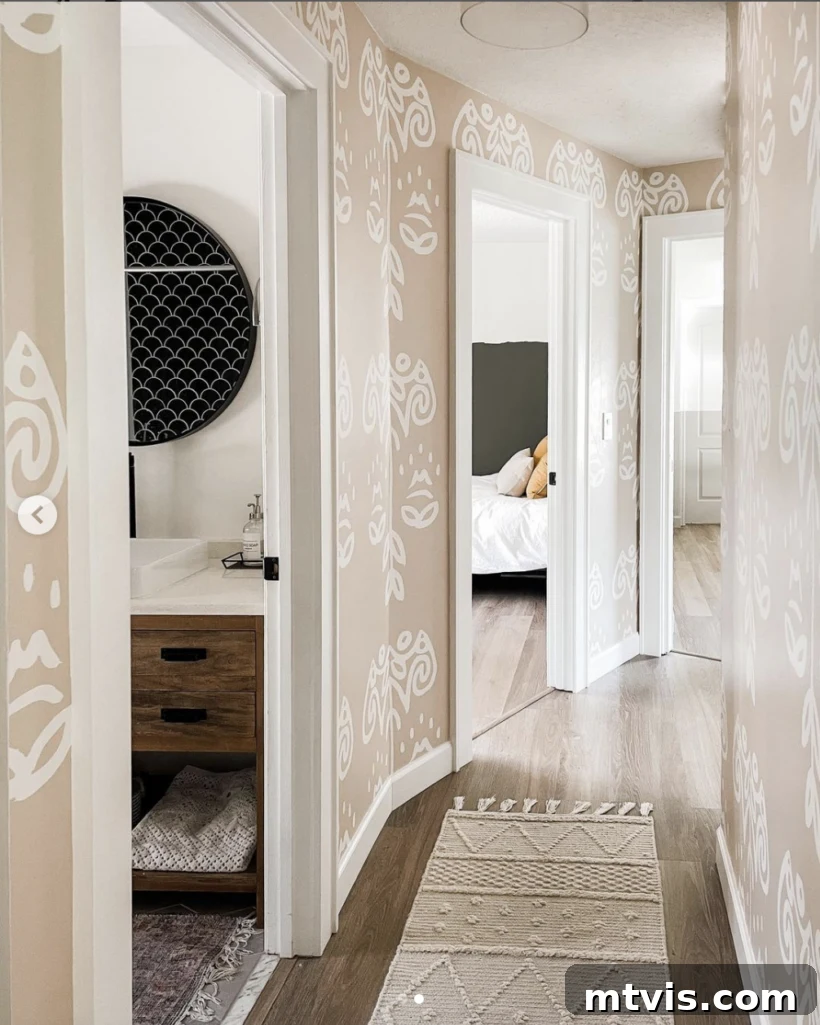 23 Genius and Stylish Hallway Decor Ideas 13 neutral graphic hallway decor