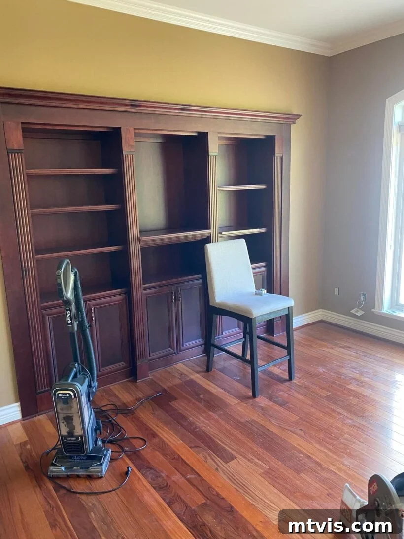 Designer in a Binder: Customer Success Stories 18 Before photo of Jen's drab room