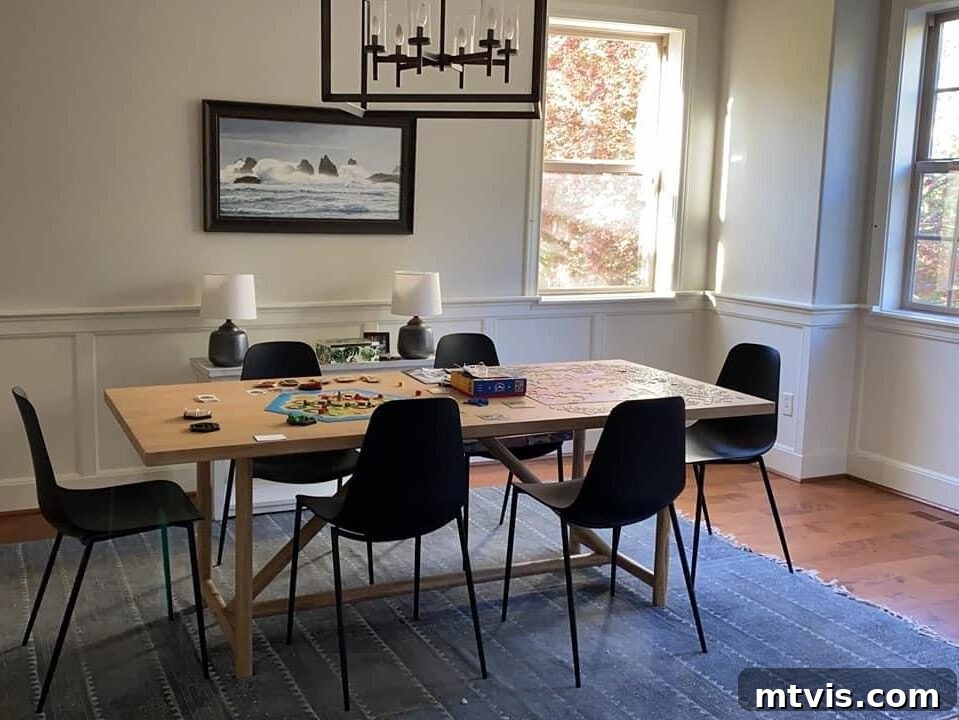 Designer in a Binder: Customer Success Stories 42 Before photo of Tawnya's dining room