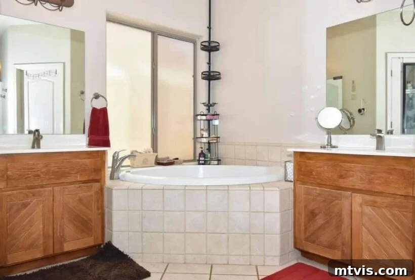 Designer in a Binder: Customer Success Stories 70 Before photo of Kelly's outdated bathroom