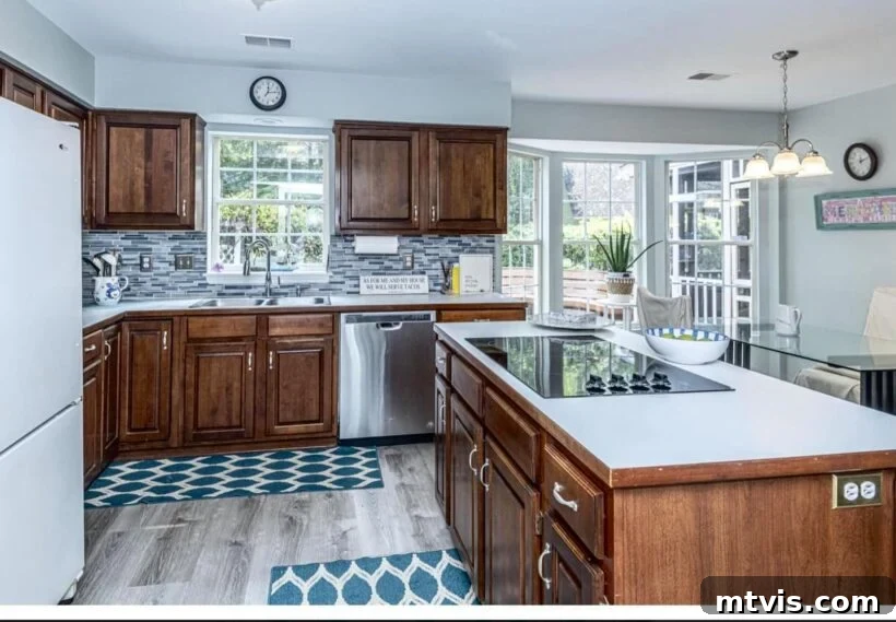 Designer in a Binder: Customer Success Stories 10 Before photo of Cheri's kitchen before renovation