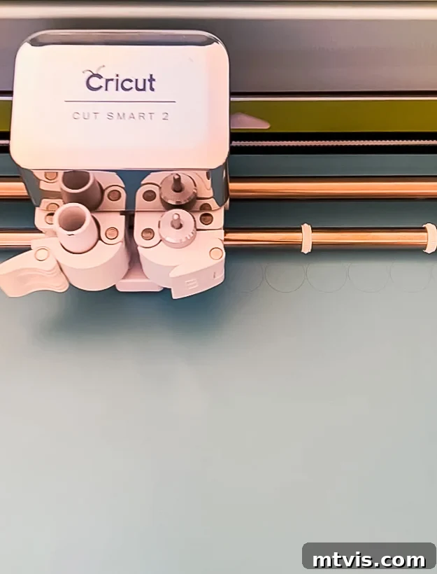 Cutting vinyl circles with a Cricut machine for headboard customization